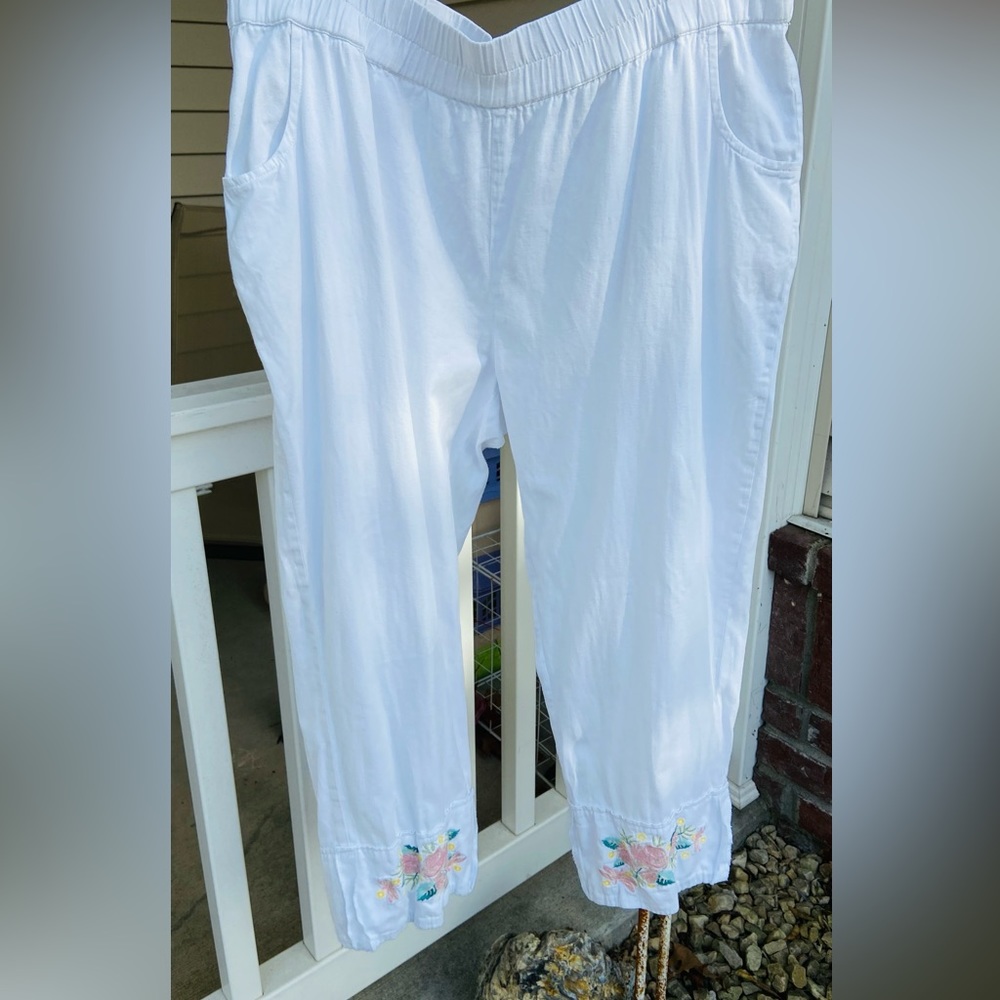 Collections ETC Sz-L Cotton Pants, Elastic Waist, Front Pockets, Embroidered Hem